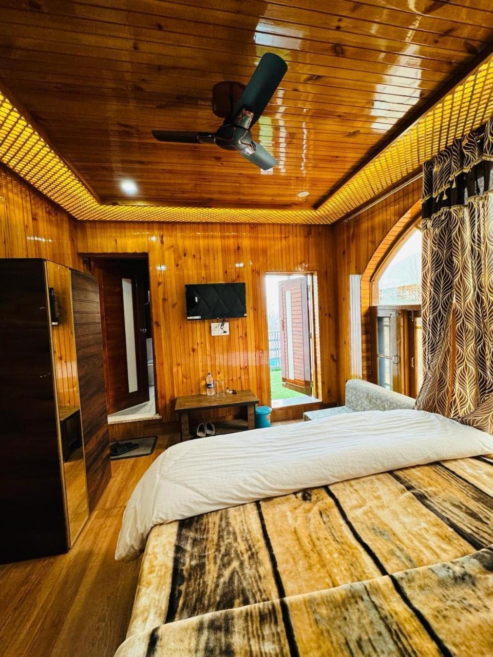 Frosty Mountain Resort Pahalgam Ngoại thất bức ảnh