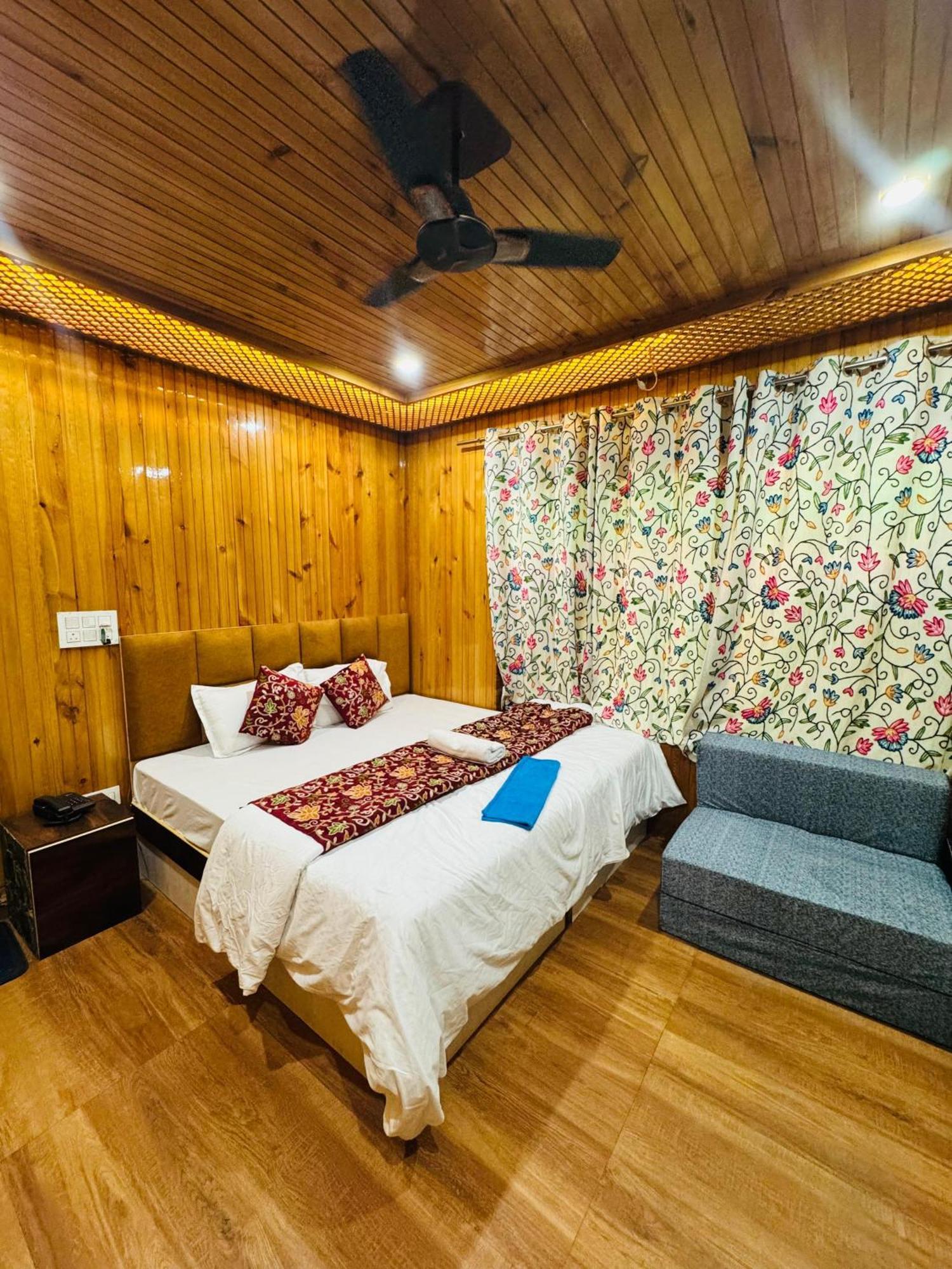 Frosty Mountain Resort Pahalgam Ngoại thất bức ảnh