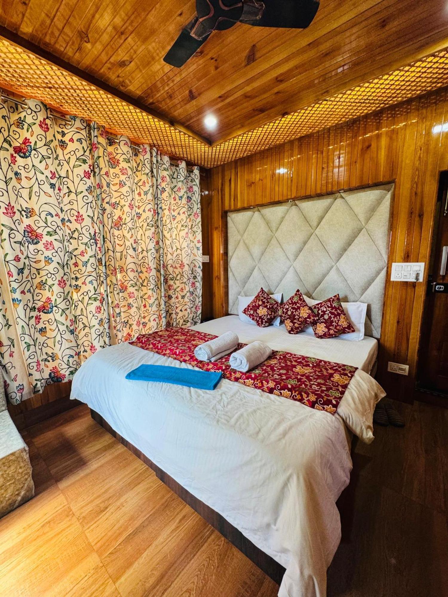 Frosty Mountain Resort Pahalgam Ngoại thất bức ảnh