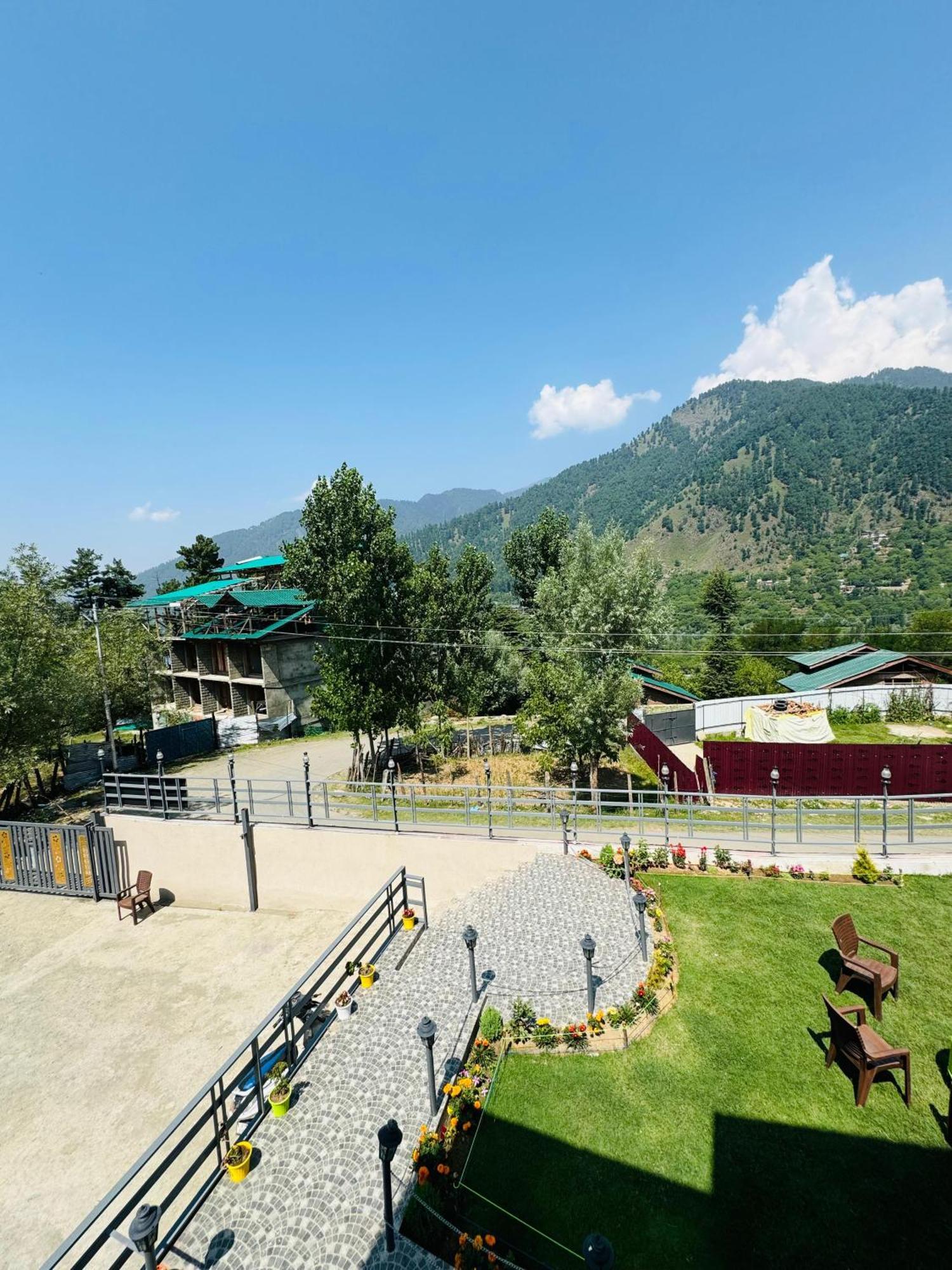 Frosty Mountain Resort Pahalgam Ngoại thất bức ảnh