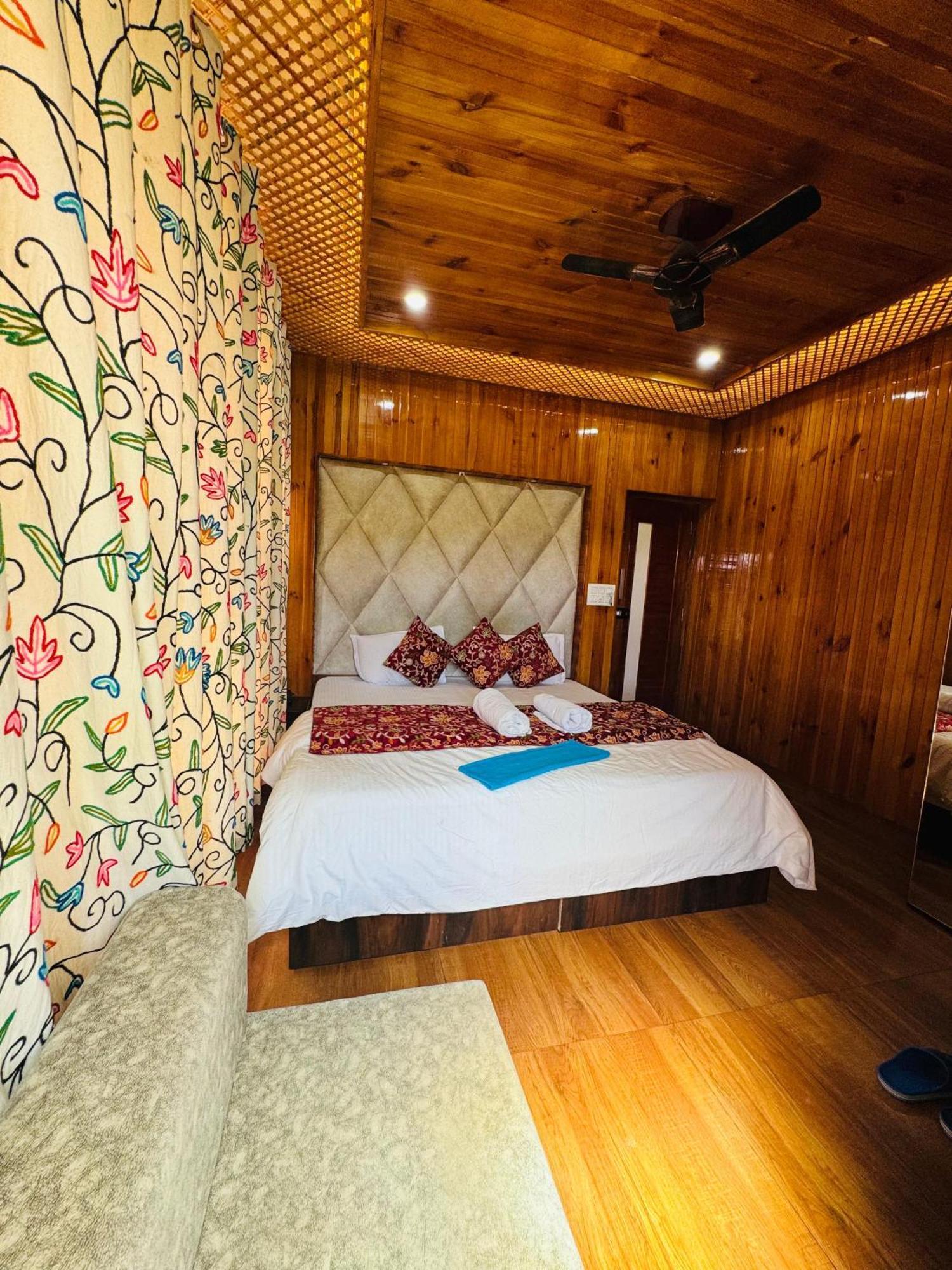 Frosty Mountain Resort Pahalgam Ngoại thất bức ảnh