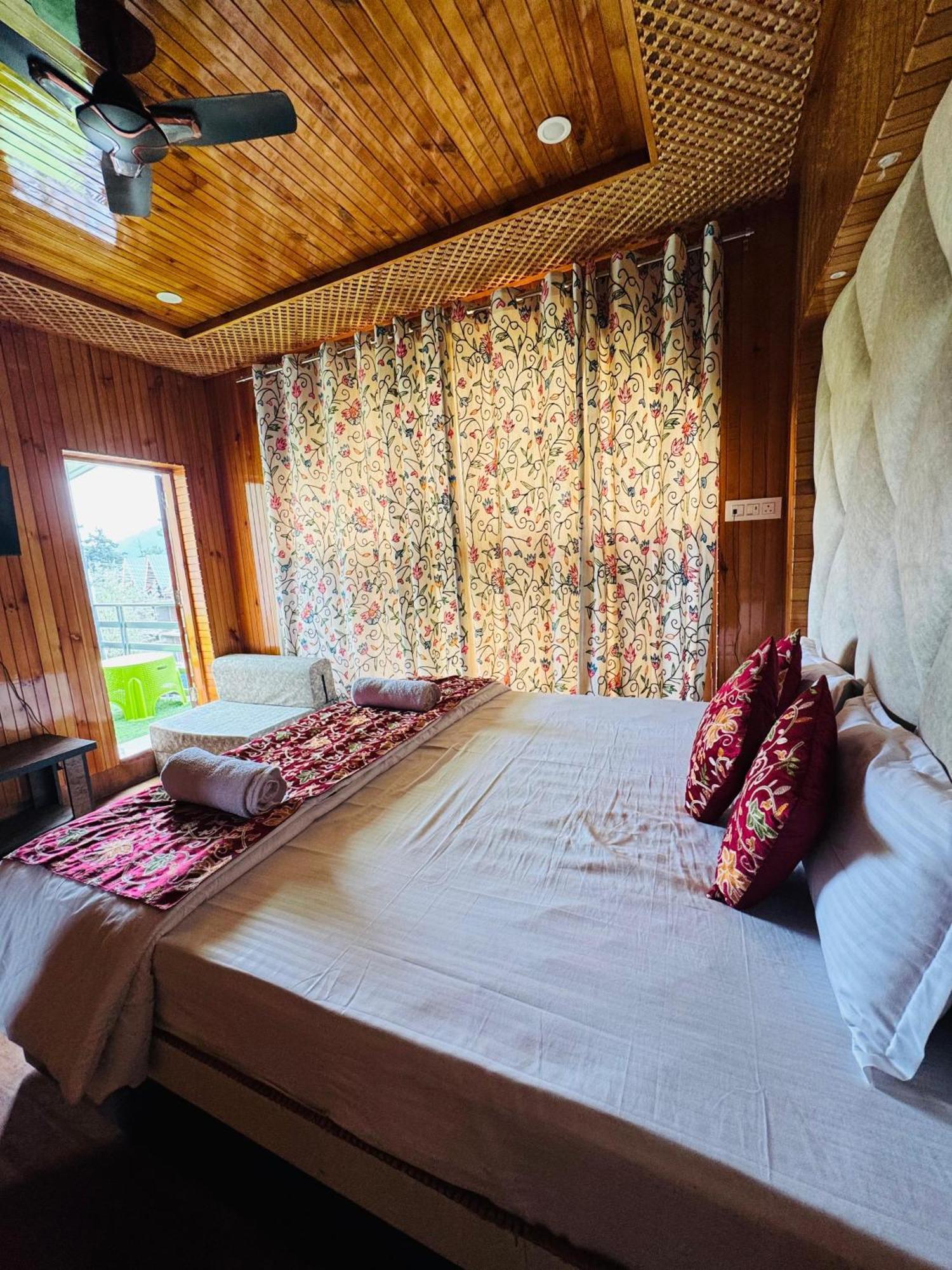 Frosty Mountain Resort Pahalgam Ngoại thất bức ảnh
