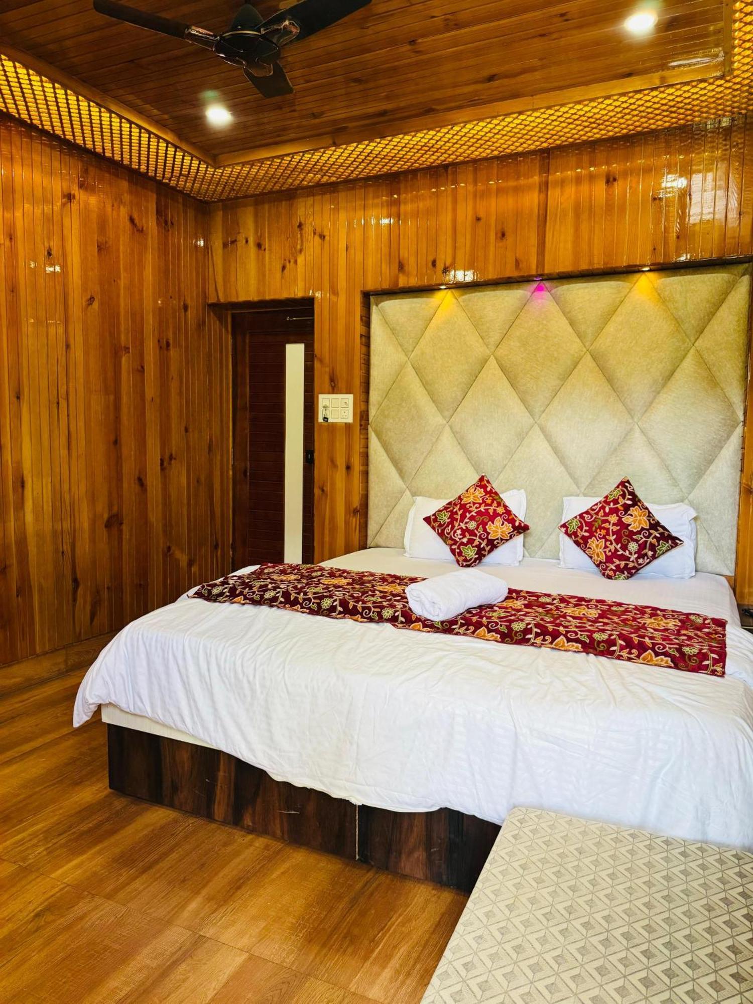 Frosty Mountain Resort Pahalgam Ngoại thất bức ảnh