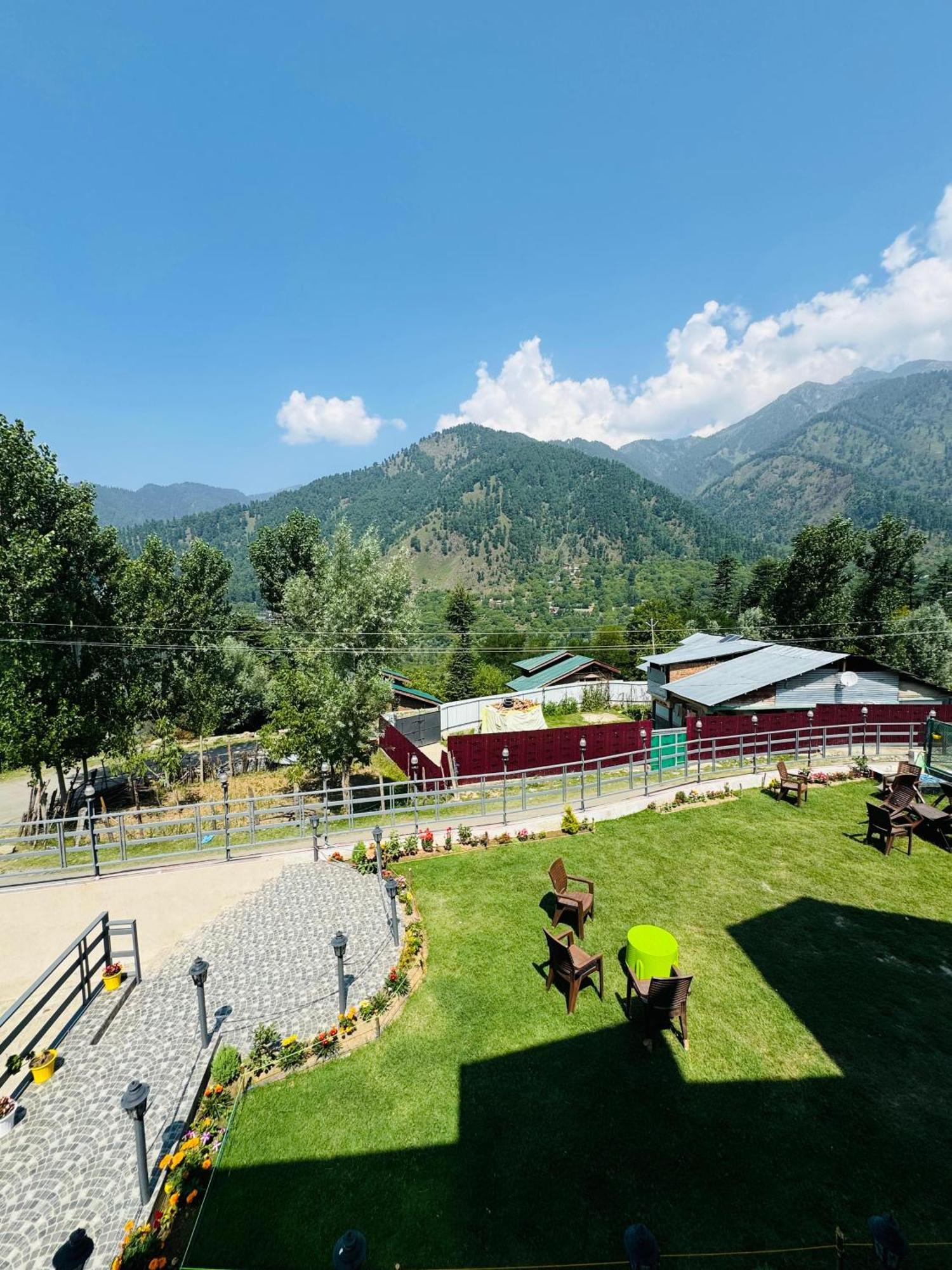 Frosty Mountain Resort Pahalgam Ngoại thất bức ảnh